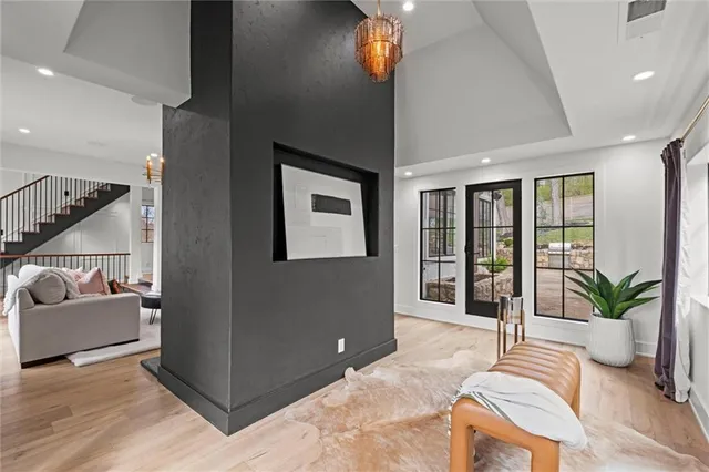 $2,450,000 | 4963 Ward Parkway, Kansas City, MO 64112