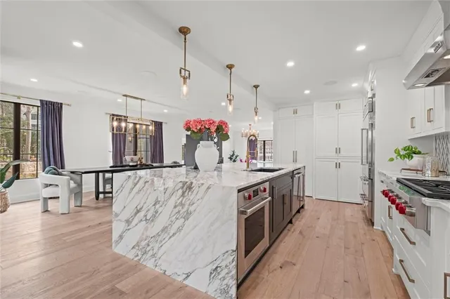 $2,450,000 | 4963 Ward Parkway, Kansas City, MO 64112