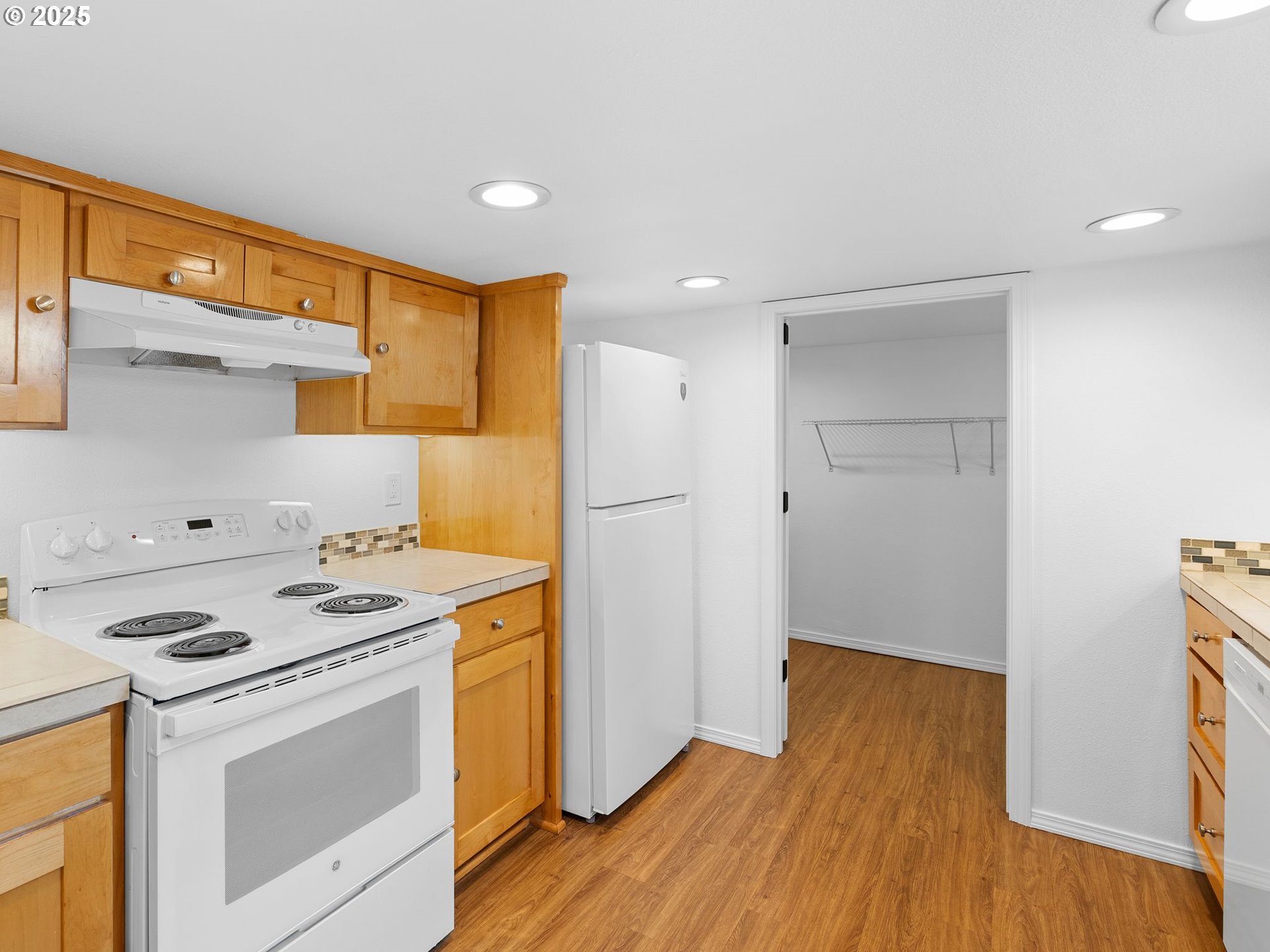 2311 Southwest 6th Avenue, Unit 20 Camas, WA 98607 - Photo 14 of 48 Kitchen