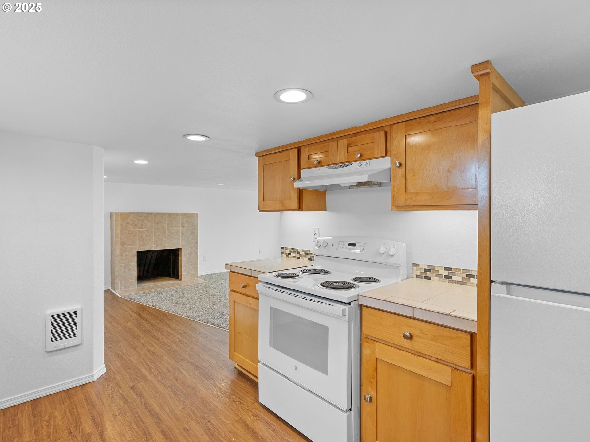 2311 Southwest 6th Avenue, Unit 20 Camas, WA 98607 - Photo 16 of 48 Kitchen