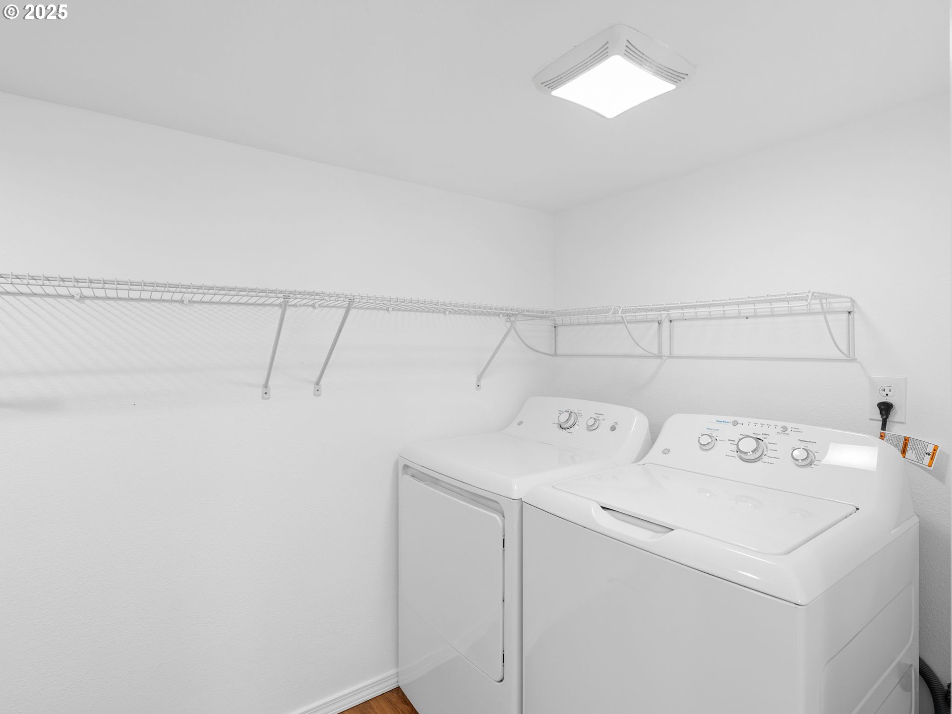 2311 Southwest 6th Avenue, Unit 20 Camas, WA 98607 - Photo 17 of 48 Laundry