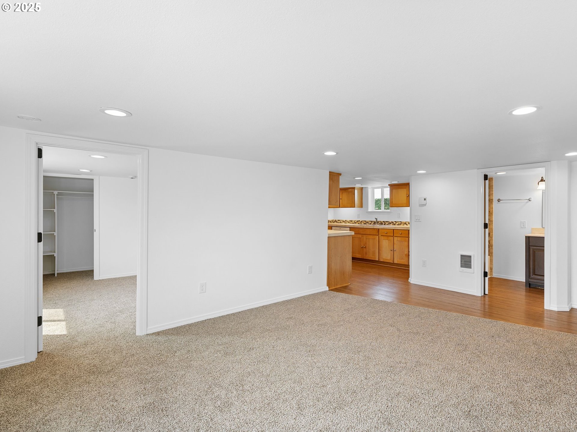 2311 Southwest 6th Avenue, Unit 20 Camas, WA 98607 - Photo 9 of 48 Living Room
