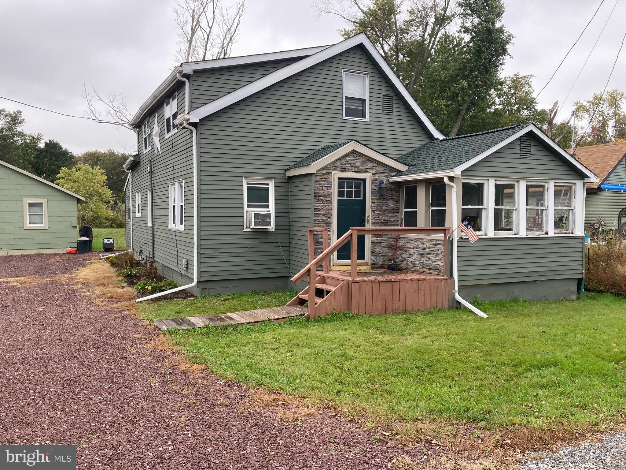 320 Flood Gate Road Swedesboro, NJ 08085 - Photo 3 of 35