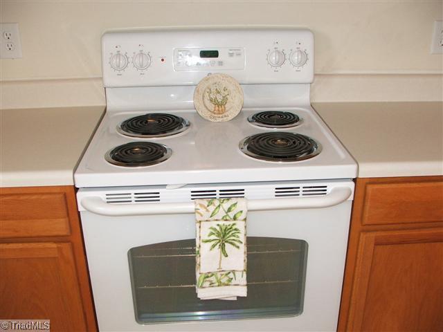 2870 WaterStone Loop High Point, NC 27265 - Photo 11 of 14 Kitchen.