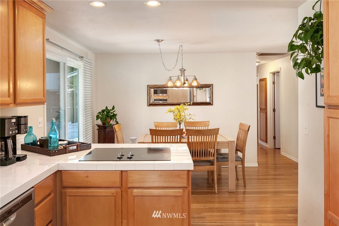 12618 155th Avenue Southeast Renton, WA 98059 - Photo 12 of 23
