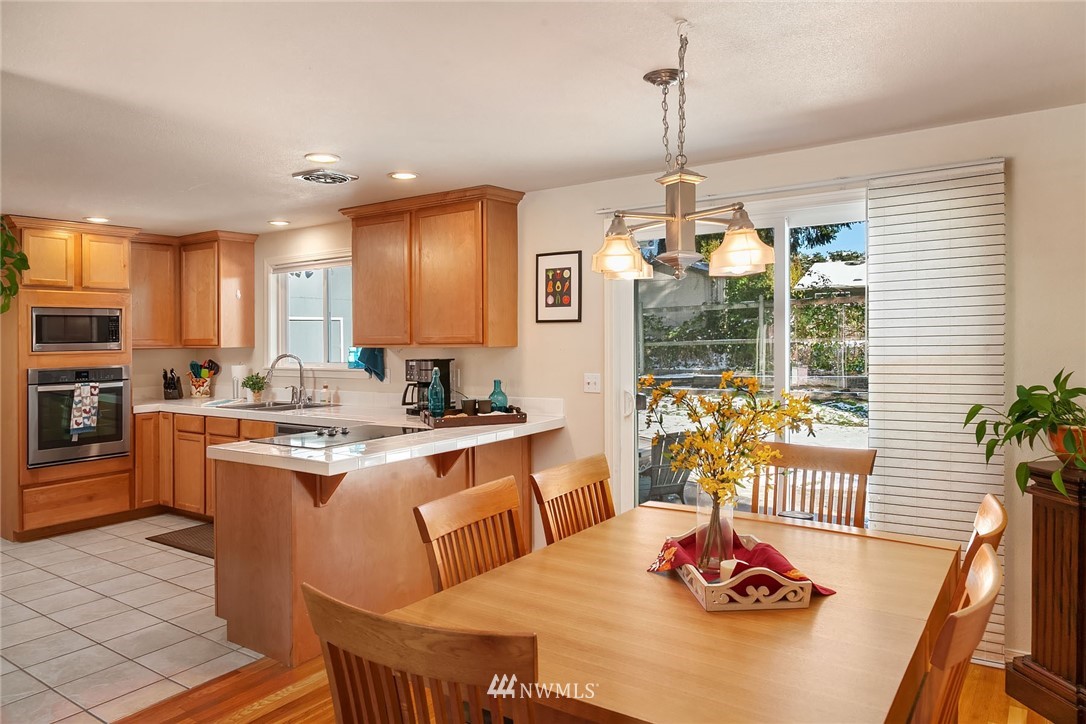 12618 155th Avenue Southeast Renton, WA 98059 - Photo 13 of 23