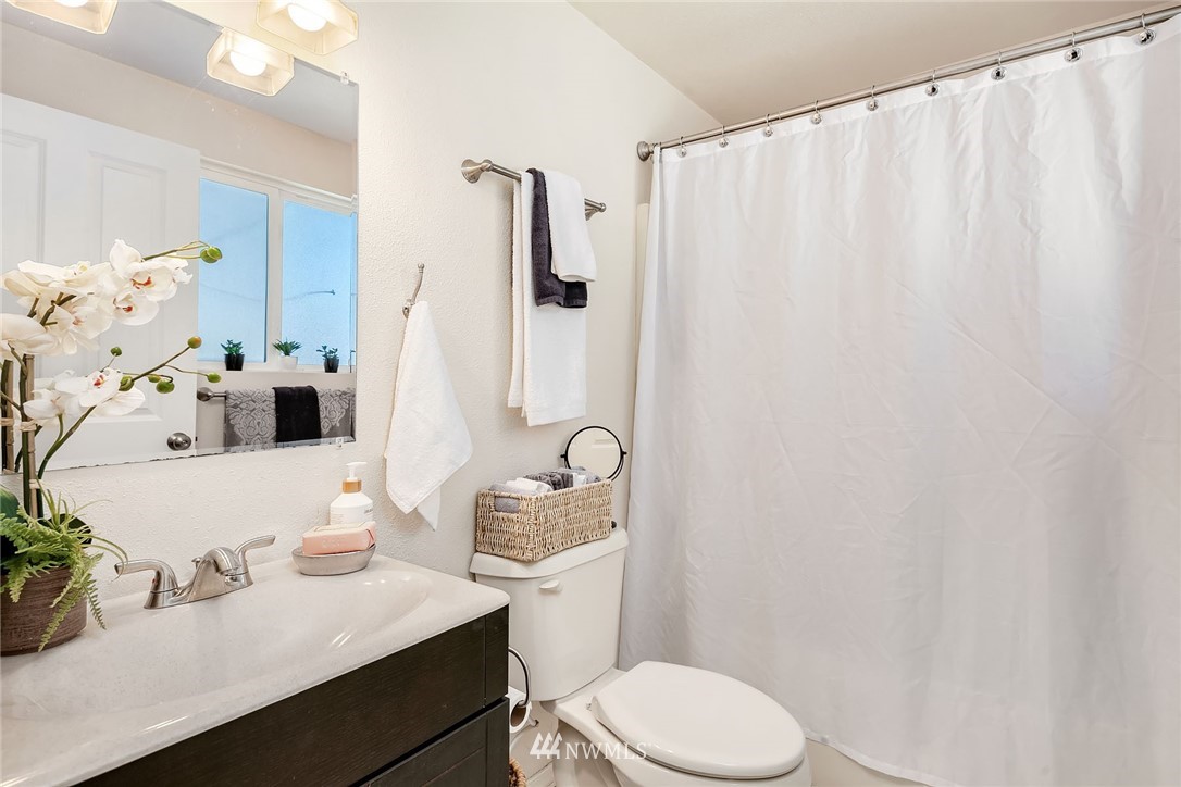 12618 155th Avenue Southeast Renton, WA 98059 - Photo 19 of 23
