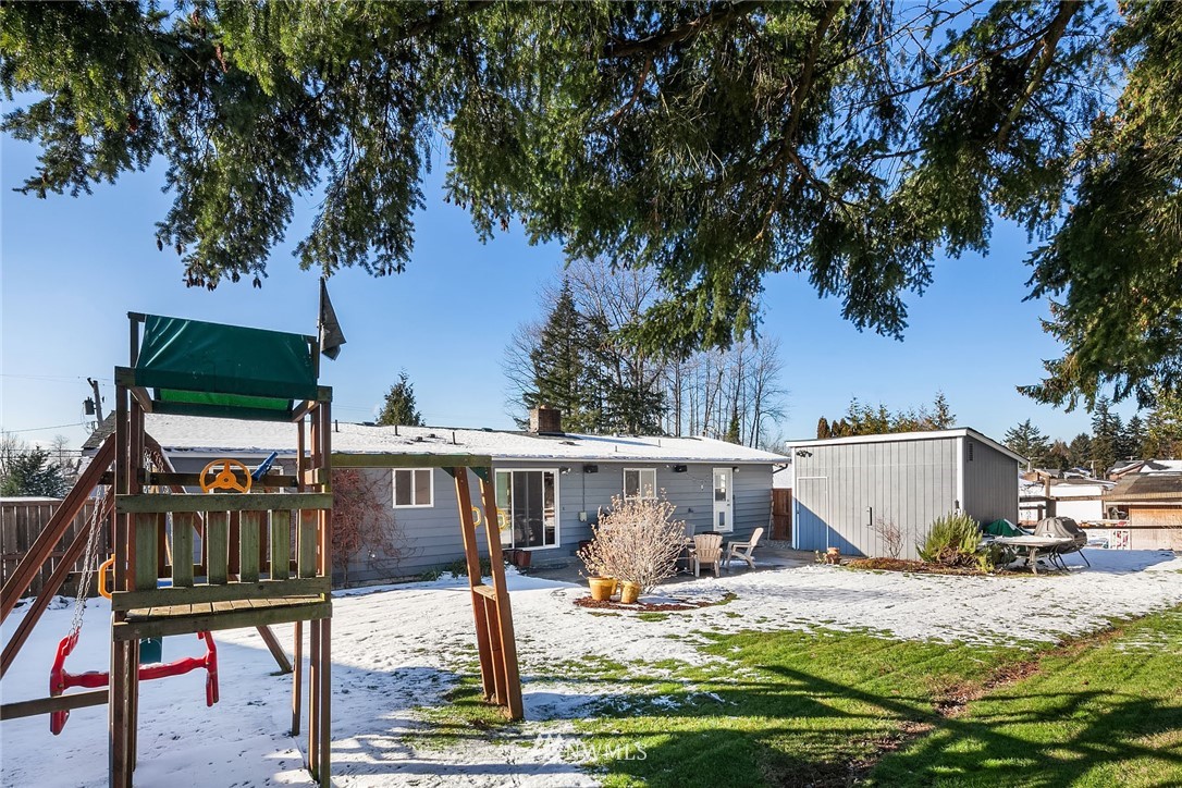 12618 155th Avenue Southeast Renton, WA 98059 - Photo 20 of 23