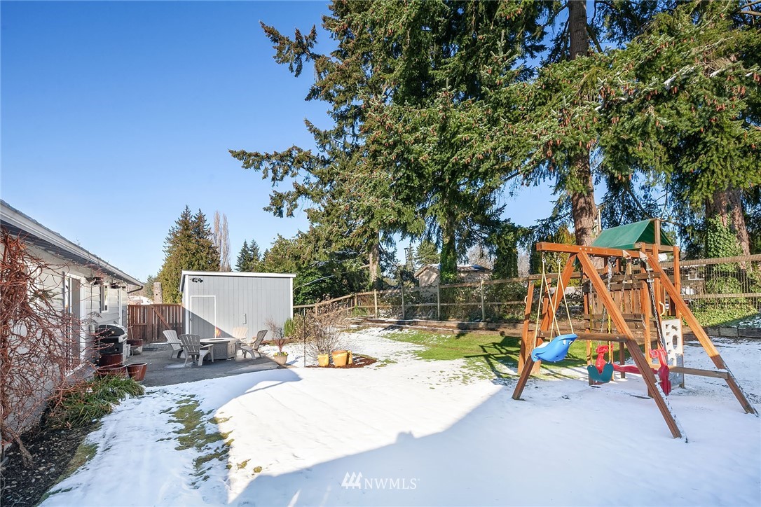 12618 155th Avenue Southeast Renton, WA 98059 - Photo 3 of 23