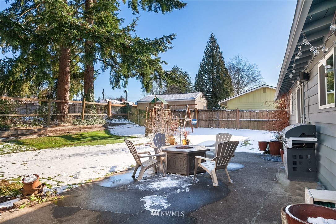 12618 155th Avenue Southeast Renton, WA 98059 - Photo 4 of 23