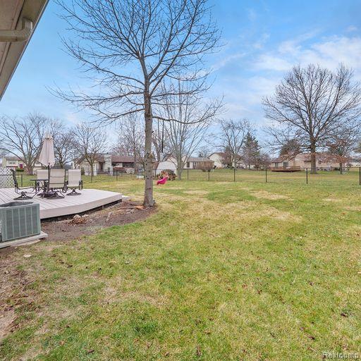 40341 Guilford Novi, MI 48375 - Photo 33 of 34