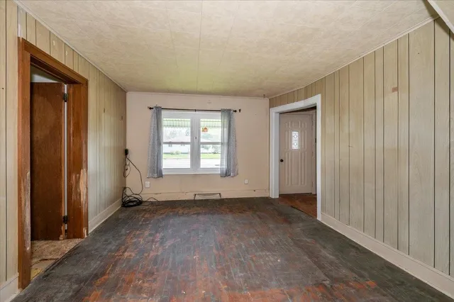 $195,000 | 5323 Tower Avenue, Superior, WI 54880