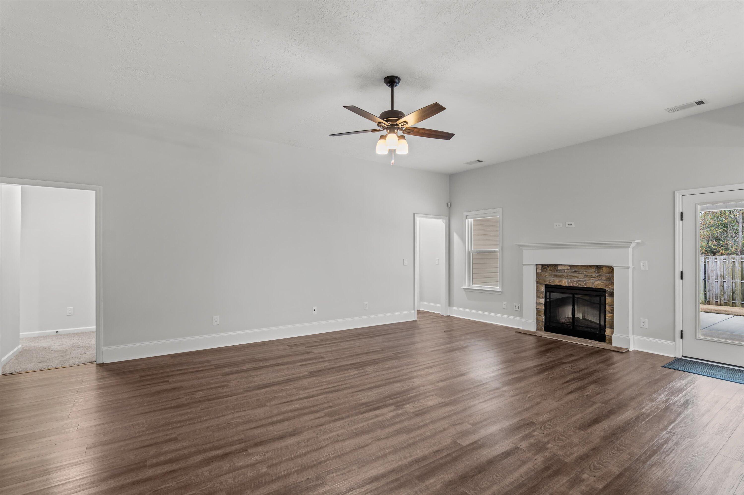 4427 Raleigh Drive Grovetown, GA 30813 - Photo 10 of 49 Living Room
