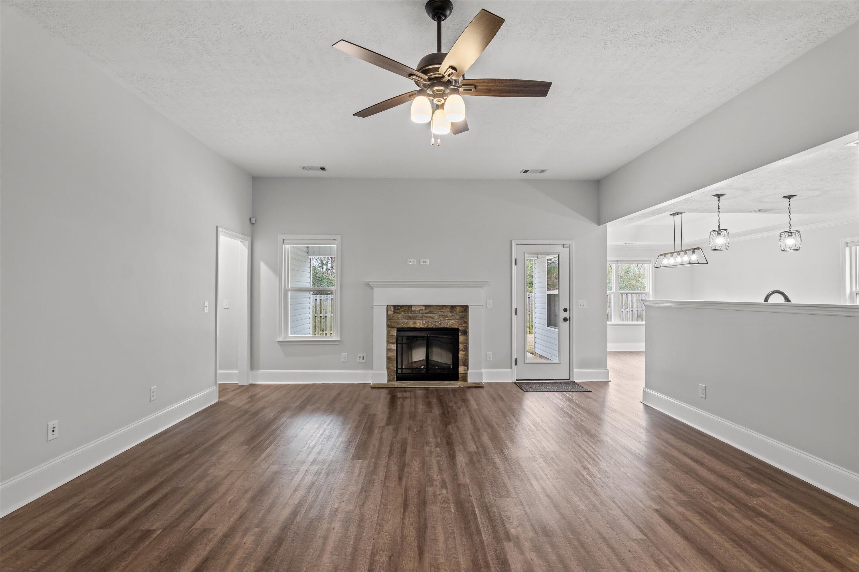 4427 Raleigh Drive Grovetown, GA 30813 - Photo 9 of 49 Living Room