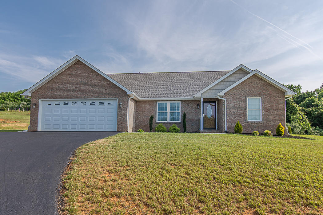 278 Ridgley Lane Fincastle, VA 24090 - Photo 2 of 38 Newer subdivision