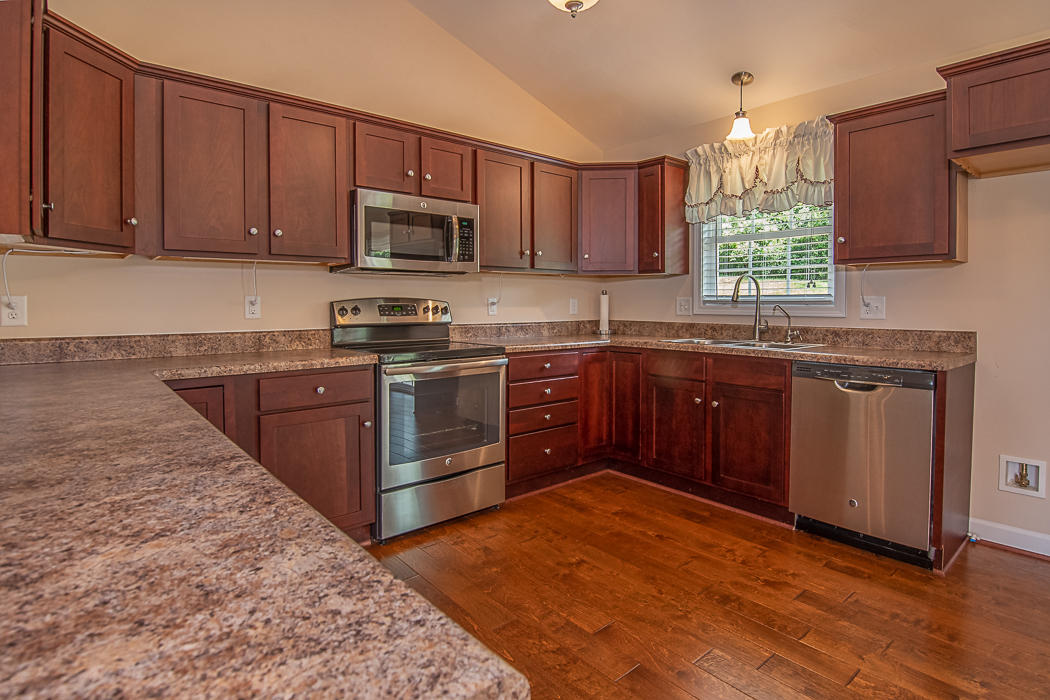 278 Ridgley Lane Fincastle, VA 24090 - Photo 12 of 38 Kitchen