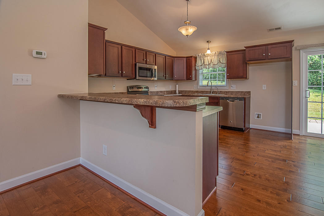 278 Ridgley Lane Fincastle, VA 24090 - Photo 13 of 38 Eat-at Bar Area