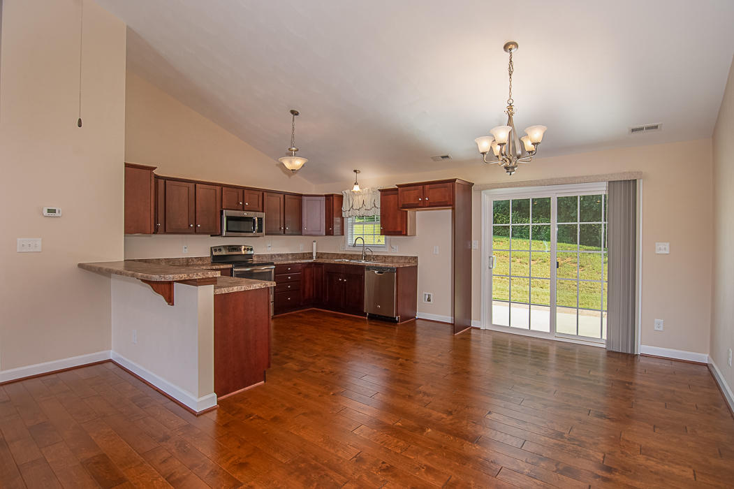 278 Ridgley Lane Fincastle, VA 24090 - Photo 8 of 38 SS appliances