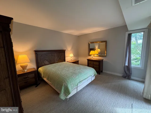 $4,700 | 1 President Point Drive, Unit B2, Annapolis, MD 21403