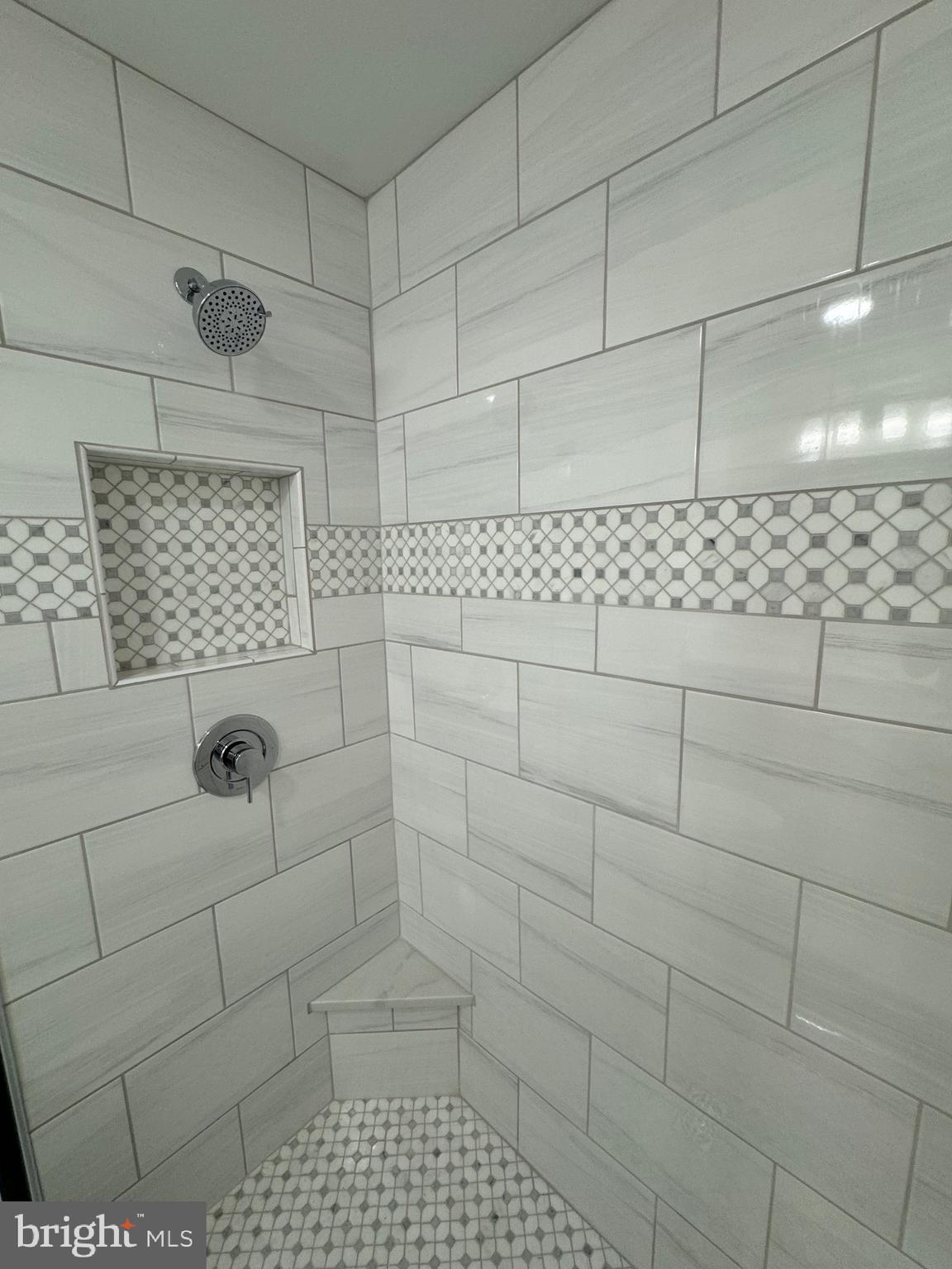 1 President Point Drive, Unit B2 Annapolis, MD 21403 - Photo 19 of 36 a bathroom with a shower