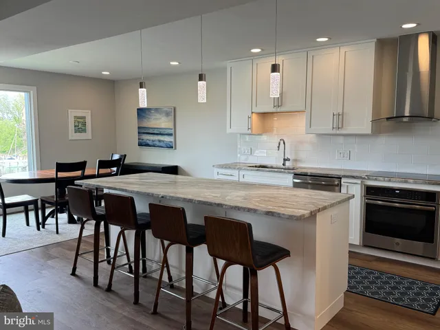 $4,700 | 1 President Point Drive, Unit B2, Annapolis, MD 21403