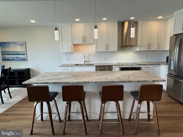 $4,700 | 1 President Point Drive, Unit B2, Annapolis, MD 21403