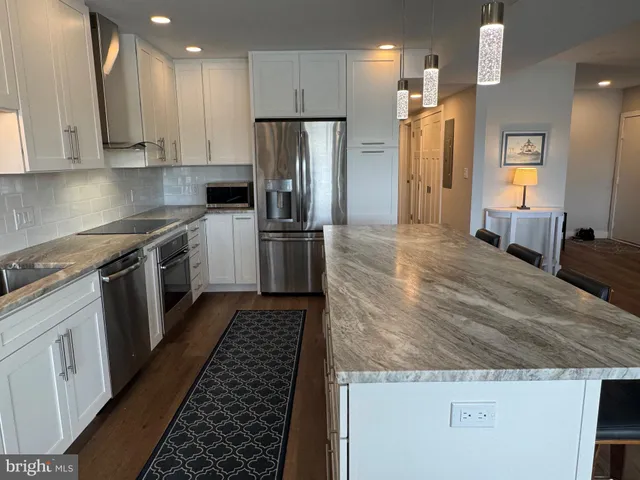 $4,700 | 1 President Point Drive, Unit B2, Annapolis, MD 21403