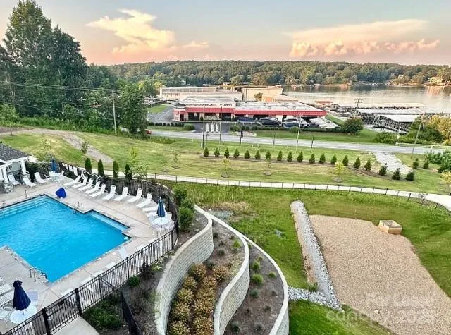 $1,550 | 4455 Reed Crk Drive, Unit 304, Sherrills Ford, NC 28673