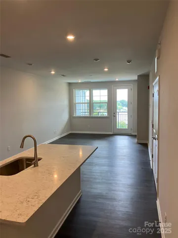 $1,550 | 4455 Reed Crk Drive, Unit 304, Sherrills Ford, NC 28673