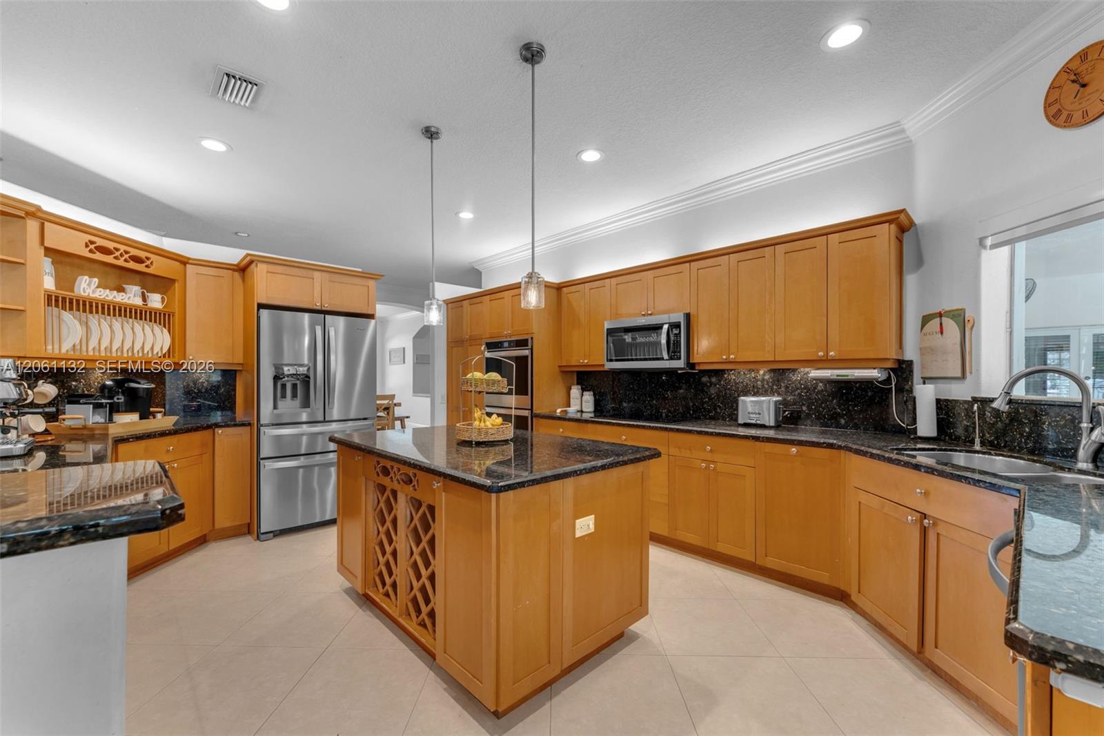 9735 Southwest 64th Street Miami, FL 33173 - Photo 9 of 44 Gallery Image 9