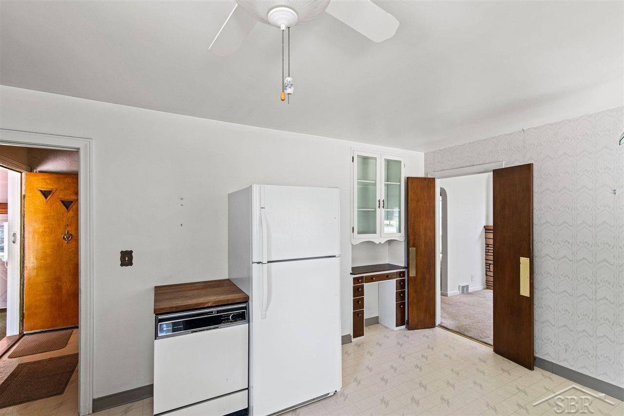 1570 Hemmeter Road Saginaw, MI 48638 - Photo 15 of 39 50044655-14.JPG