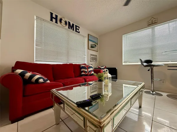 $2,250 | 3210 Canal Drive, Unit 8, Pompano Beach, FL 33062