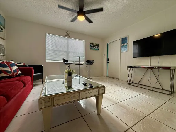$2,250 | 3210 Canal Drive, Unit 8, Pompano Beach, FL 33062