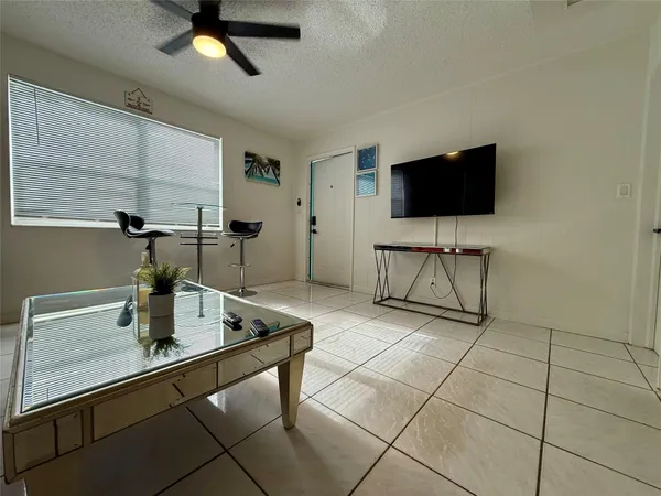 $2,250 | 3210 Canal Drive, Unit 8, Pompano Beach, FL 33062