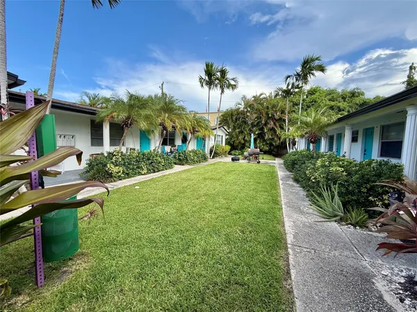$2,250 | 3210 Canal Drive, Unit 8, Pompano Beach, FL 33062