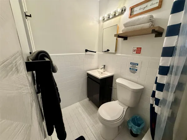 $2,250 | 3210 Canal Drive, Unit 8, Pompano Beach, FL 33062
