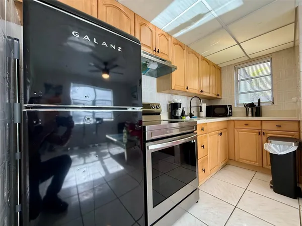 $2,250 | 3210 Canal Drive, Unit 8, Pompano Beach, FL 33062
