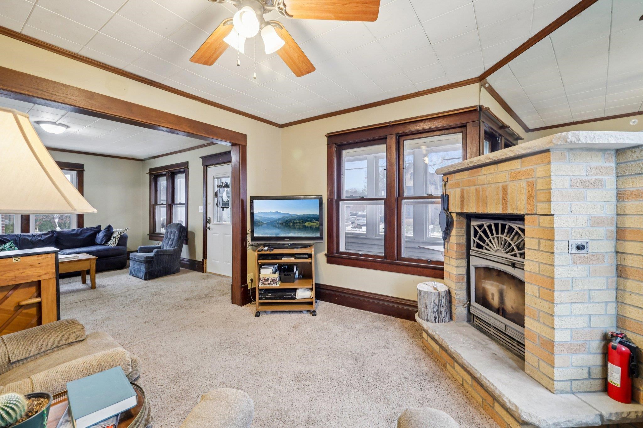 405 Mary Street Beaver Dam, WI 53916 - Photo 7 of 45