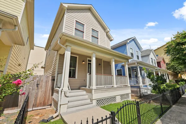 $2,895 | 1053 West 16th Street, Houston, TX 77008