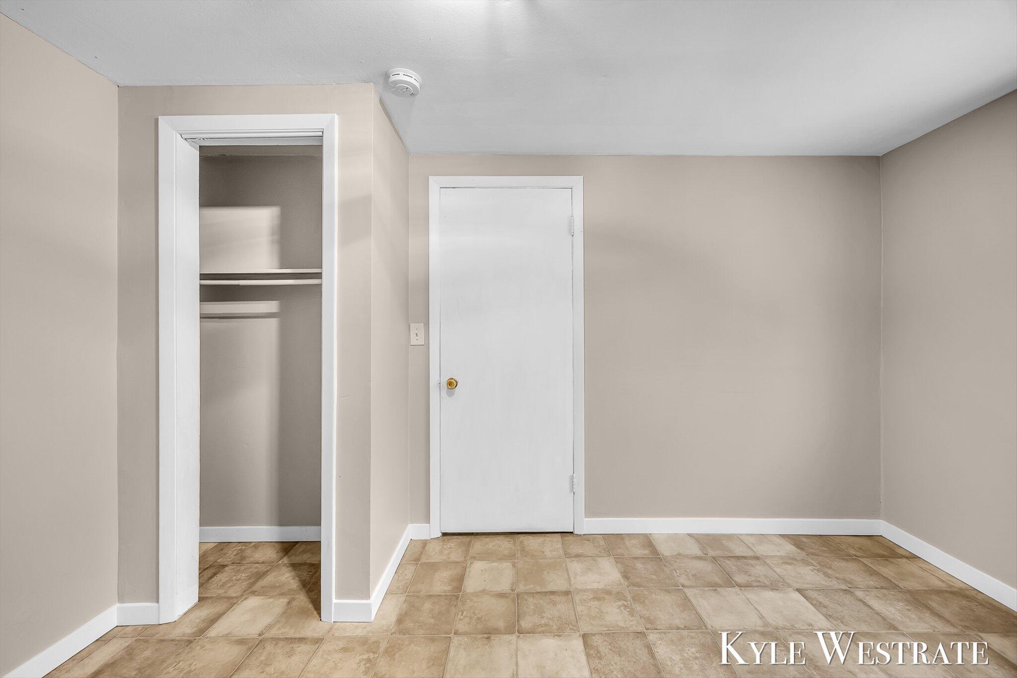 856 10th Street Northwest Grand Rapids, MI 49504 - Photo 5 of 18 14-K1J16162