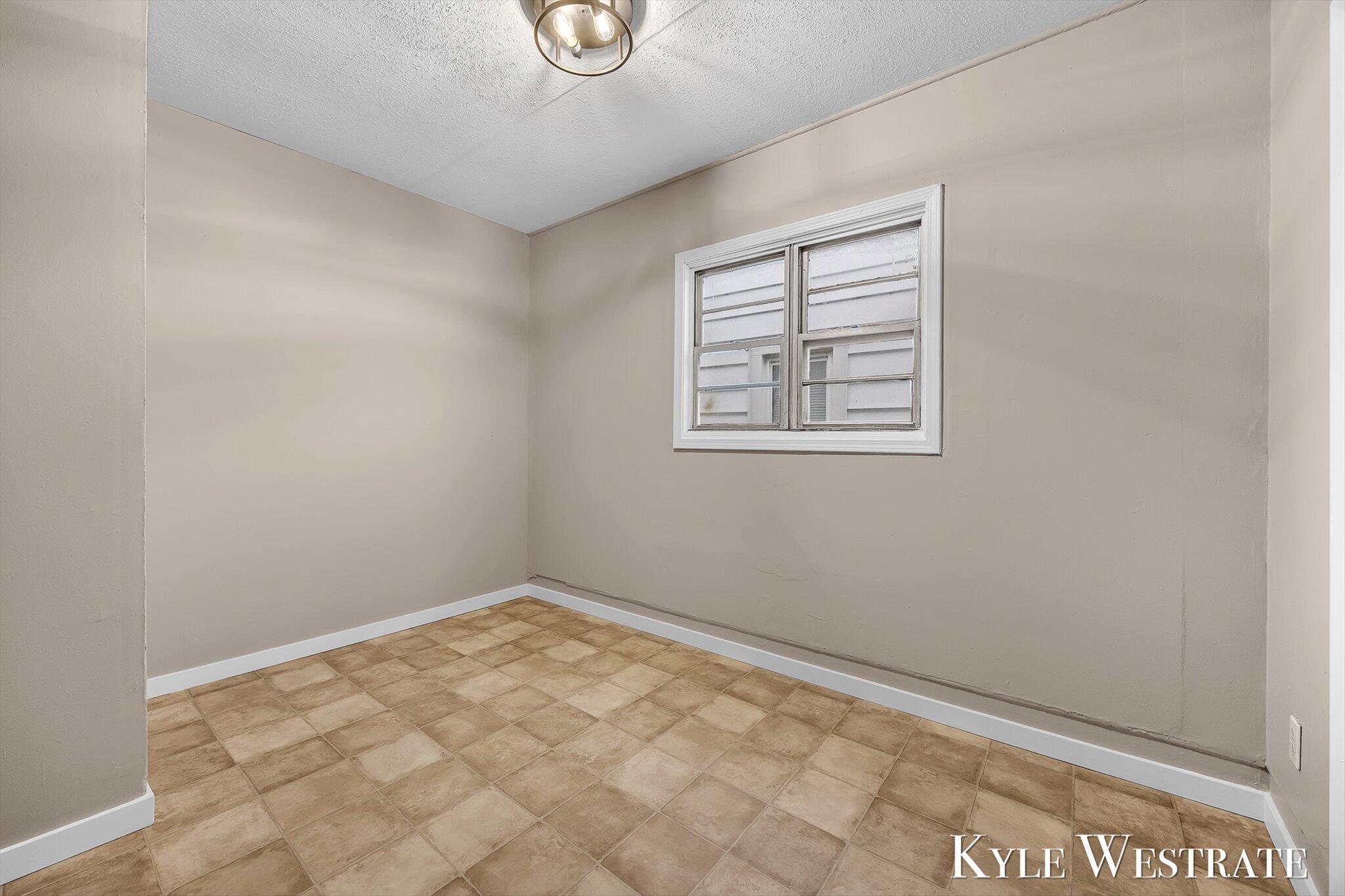 856 10th Street Northwest Grand Rapids, MI 49504 - Photo 6 of 18 15-K1J16172