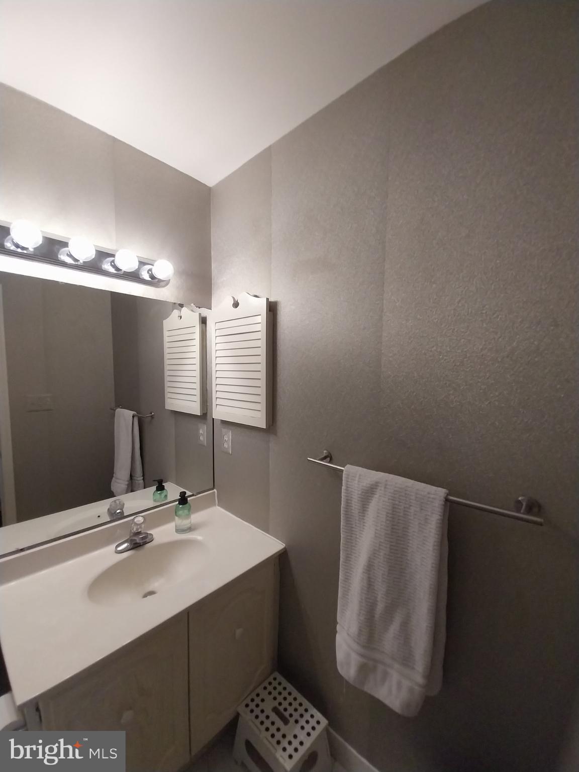 3265 A Sutton Place Northwest, Unit A Washington, DC 20016 - Photo 15 of 17 2 View Back BR
