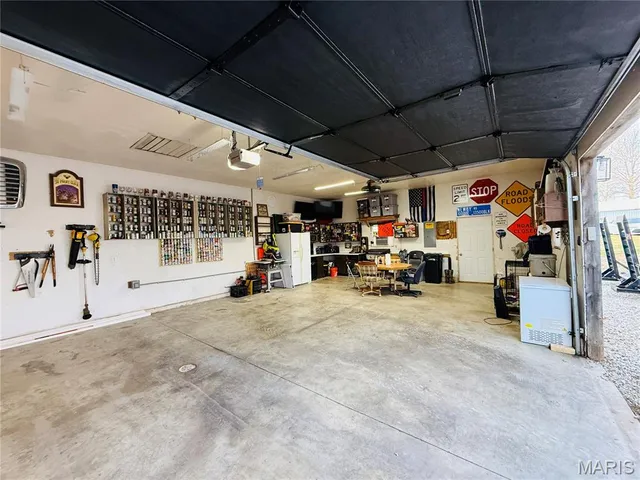 $175,000 | 34105 Teakwood Drive, Brighton, IL 62012