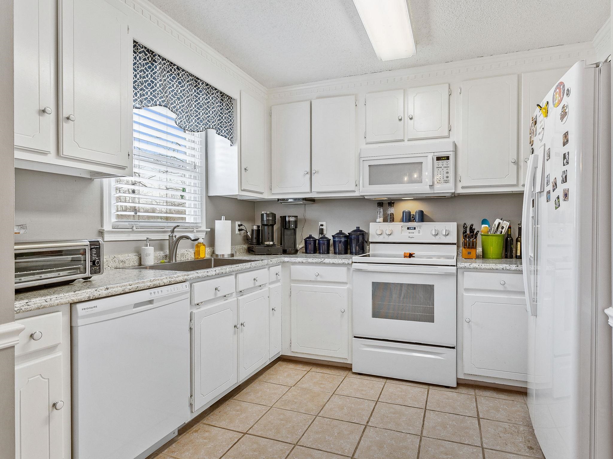 401 Frostberry Court Fountain Inn, SC 29644 - Photo 12 of 28 Gallery Image 12