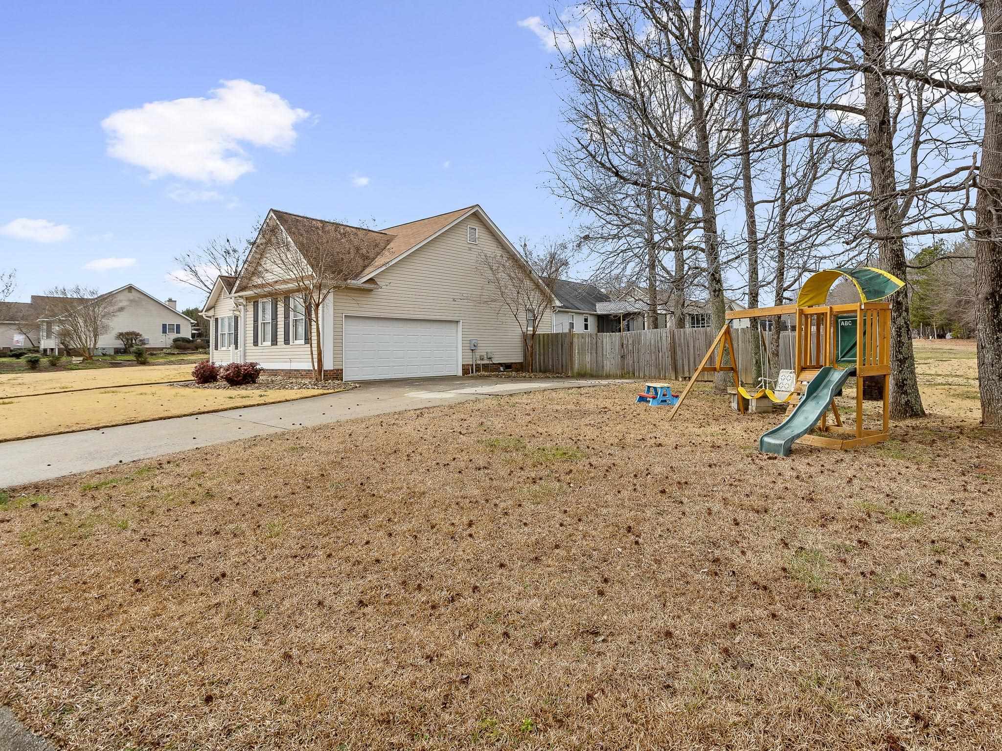 401 Frostberry Court Fountain Inn, SC 29644 - Photo 3 of 28 Gallery Image 3