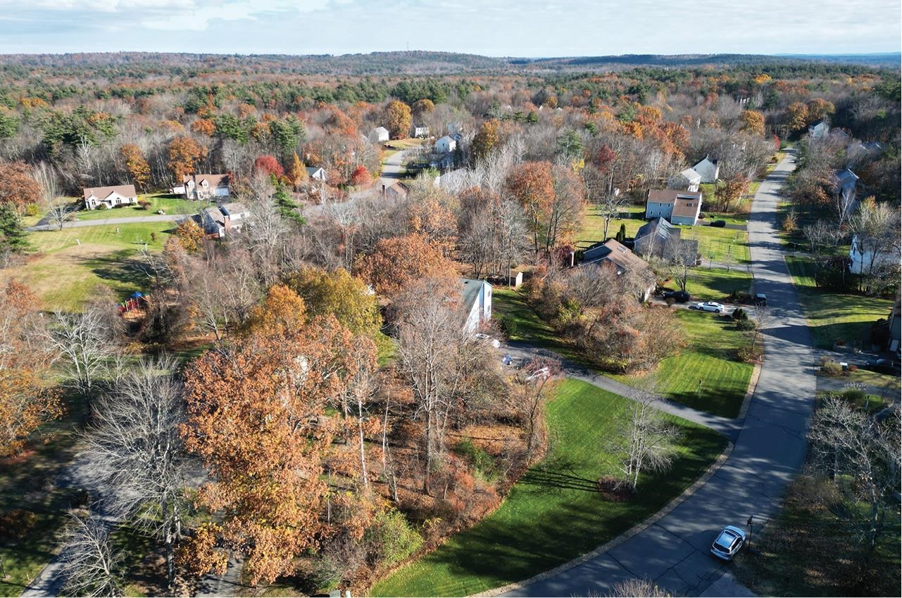 3 Drew Woods Drive Derry, NH 03038 - Photo 13 of 40
