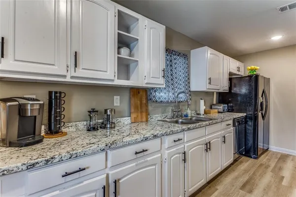 $1,850 | 3217 Huron Trail, Lake Worth, TX 76135