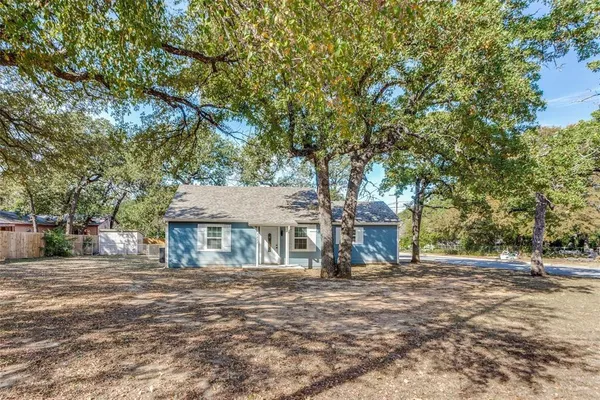 $1,850 | 3217 Huron Trail, Lake Worth, TX 76135