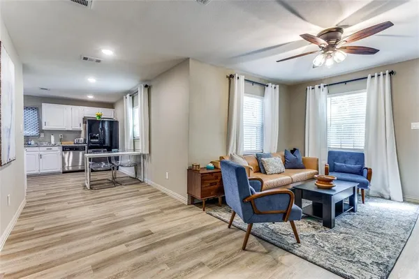 $1,850 | 3217 Huron Trail, Lake Worth, TX 76135