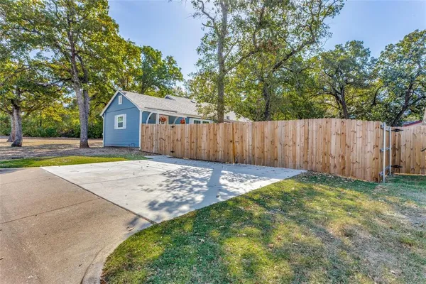 $1,850 | 3217 Huron Trail, Lake Worth, TX 76135